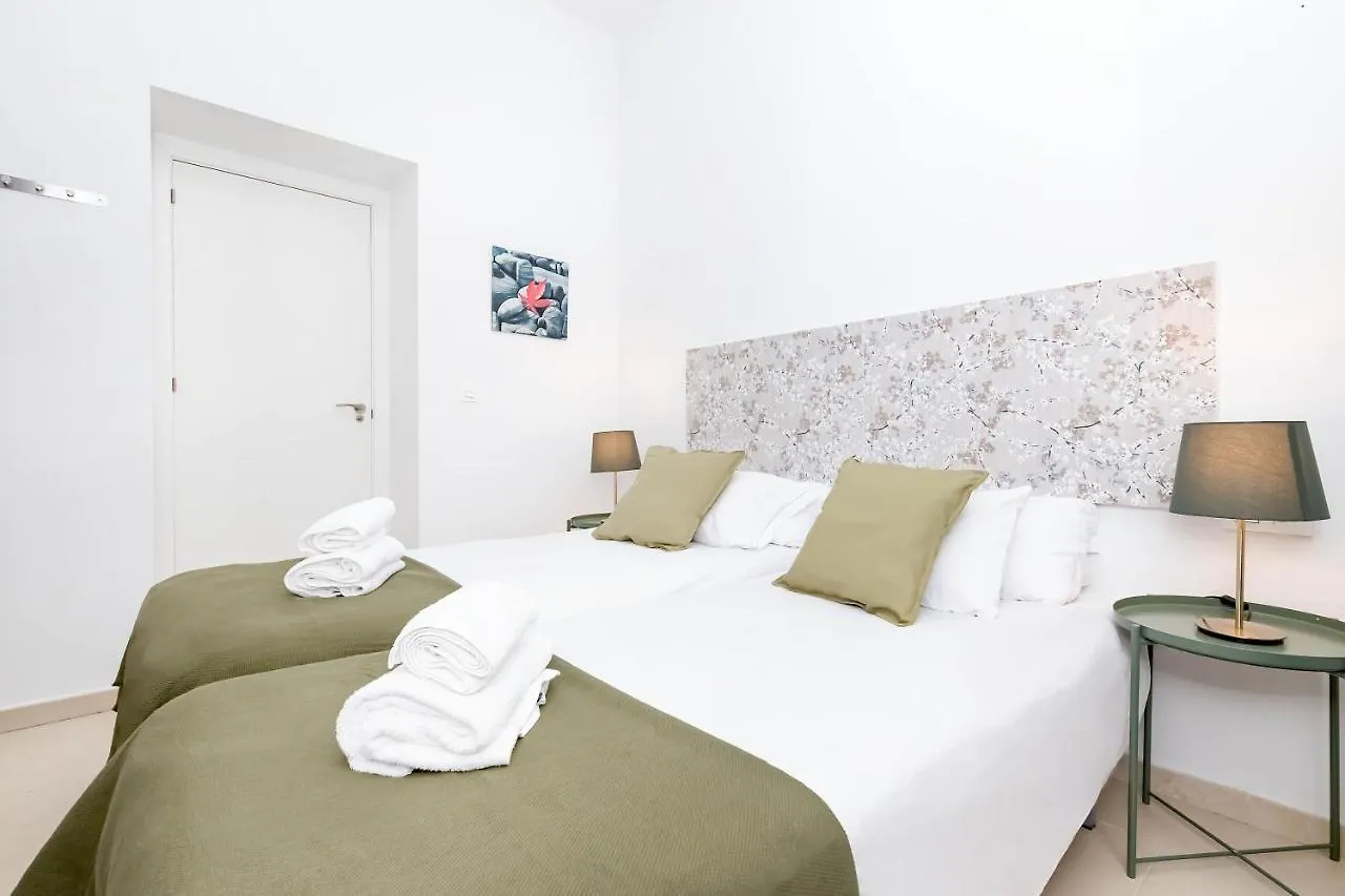 Apartamentos Juan De Padilla Malaga Apartment